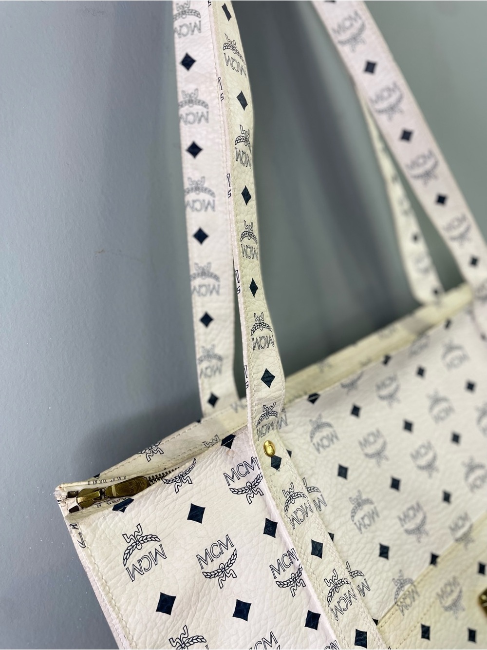MCM White Logo Canvas Tote - Picture 11 of 13
